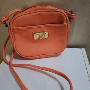 Cartera tipo bandolero Tommy Hilfiger